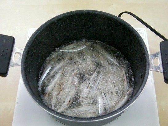 Small fish boiled in soy sauce (14)